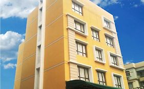 The Circle Club Inn