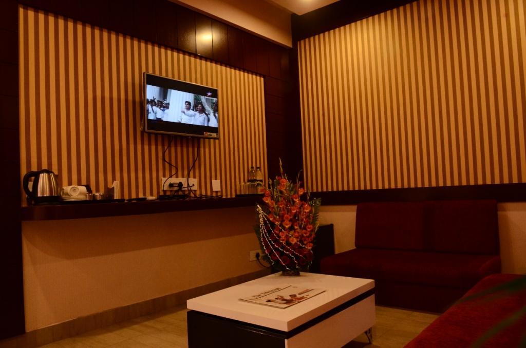 The Circle Club Inn Kolkata Exterior photo