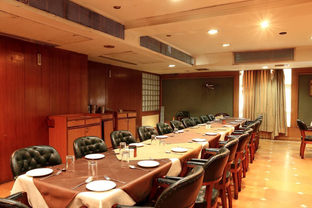 The Circle Club Inn Kolkata Exterior photo